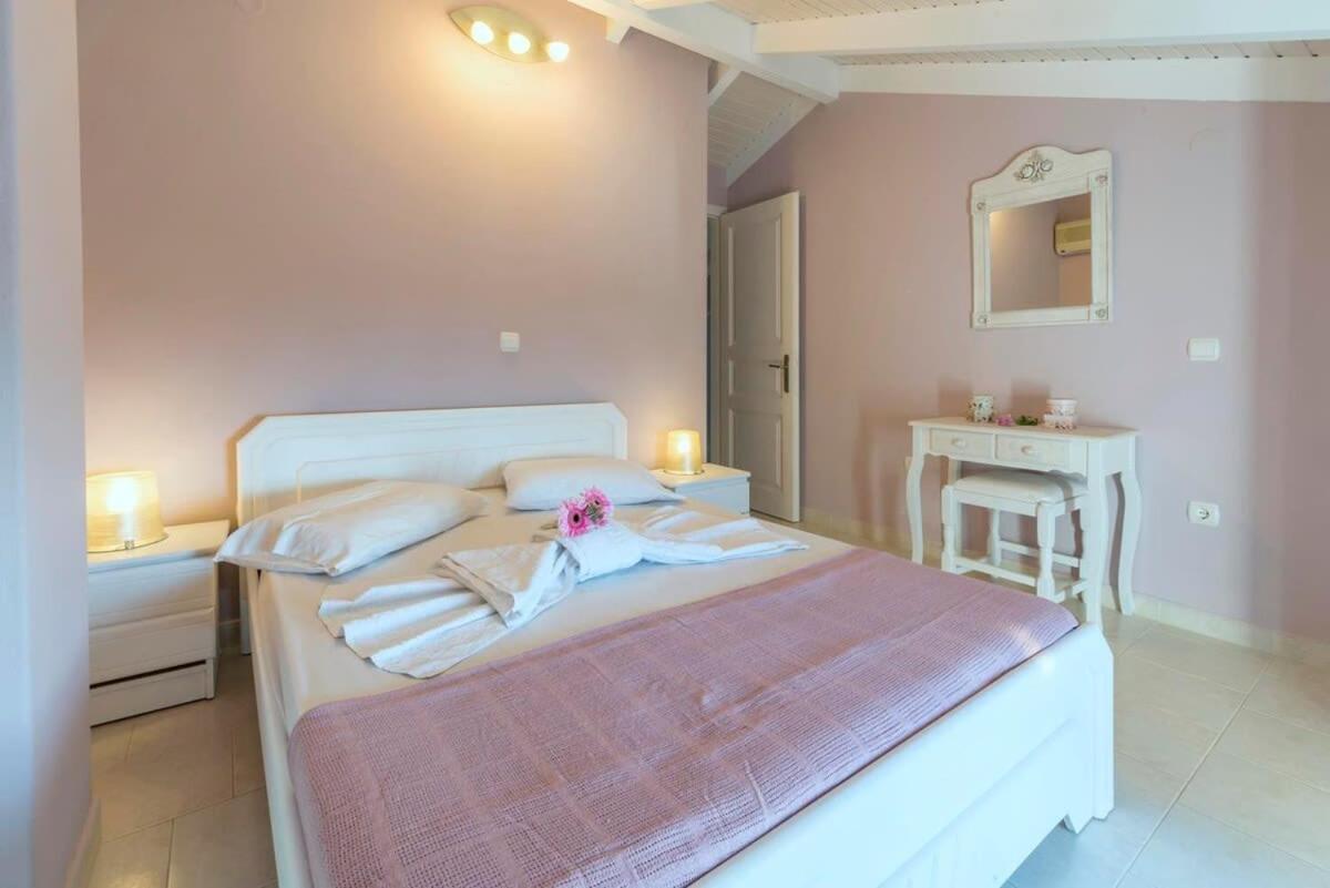 Paxoi Serene Oasis - Mylos Mediterranean Charm Arvanitakeika Ngoại thất bức ảnh